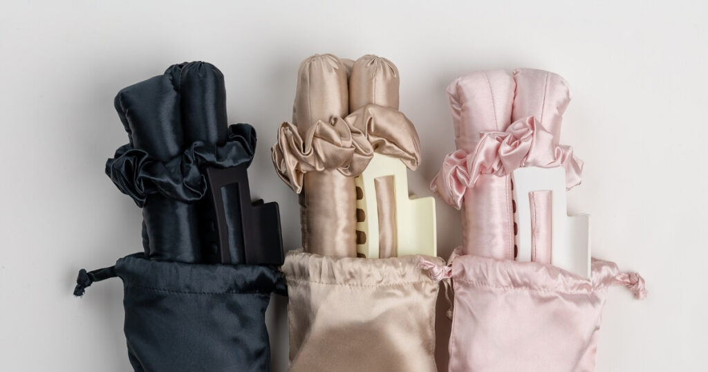 Silk and Soul hőmentes selyem hajgöndörítő szettek fekete, bézs és rózsaszínben - 100% eperfa selyem hajformázók hajgumival és csattal